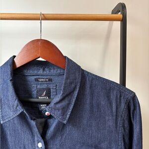 Nautica Women’s Classic Fit Navy Shirt Size M